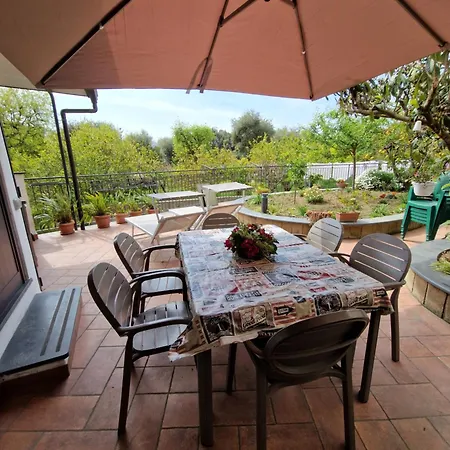 Il Giardino Dei Gigli Apartment Meta Exterior photo